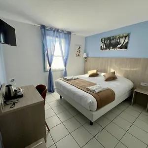 https://hotel-les-arcades-saintes-maries-de-la-mer.fr-provencehotel.com